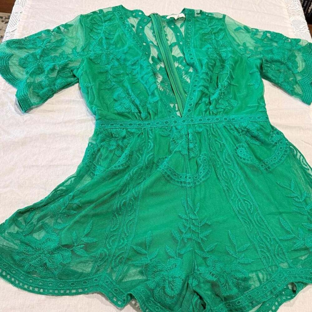 Honey Punch Emerald Green Floral Lace Deep V-Neck Romper Large